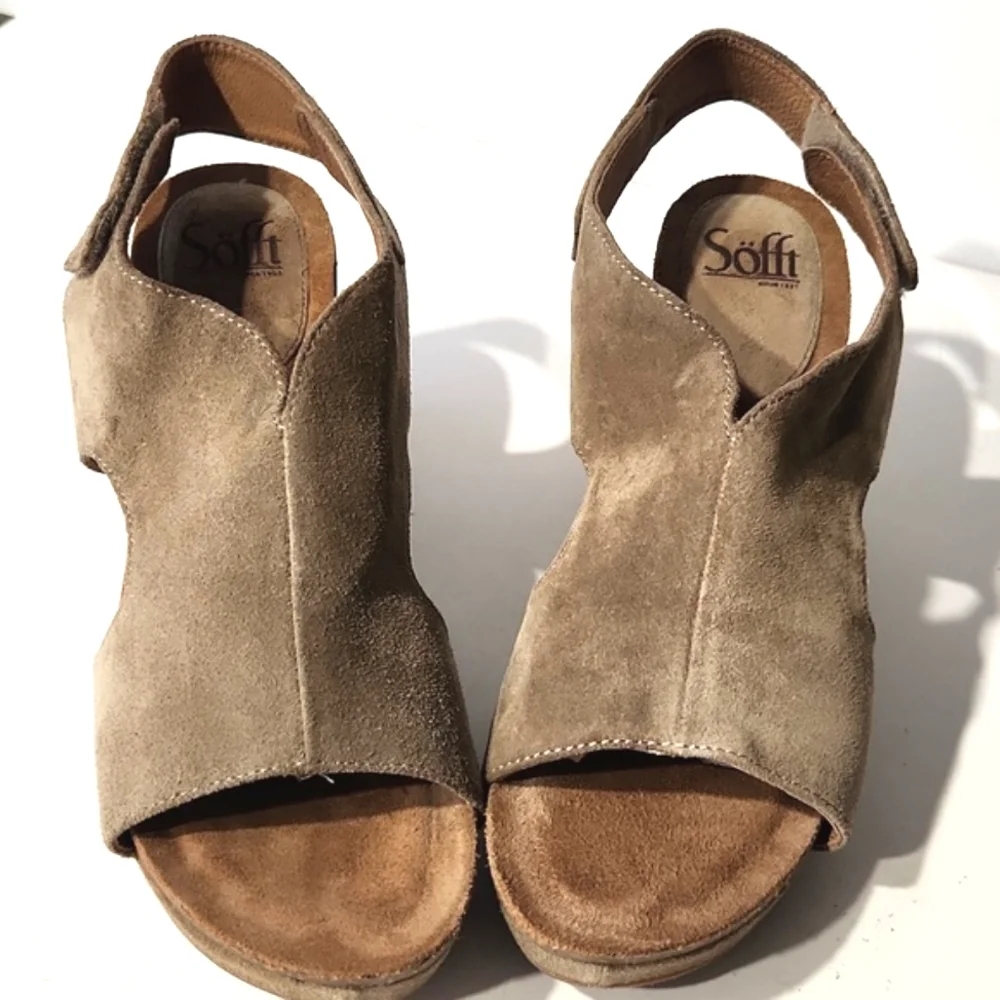 Sofft Chloe Suede Open Toe Wedge Sandal Light Taupe Size 10